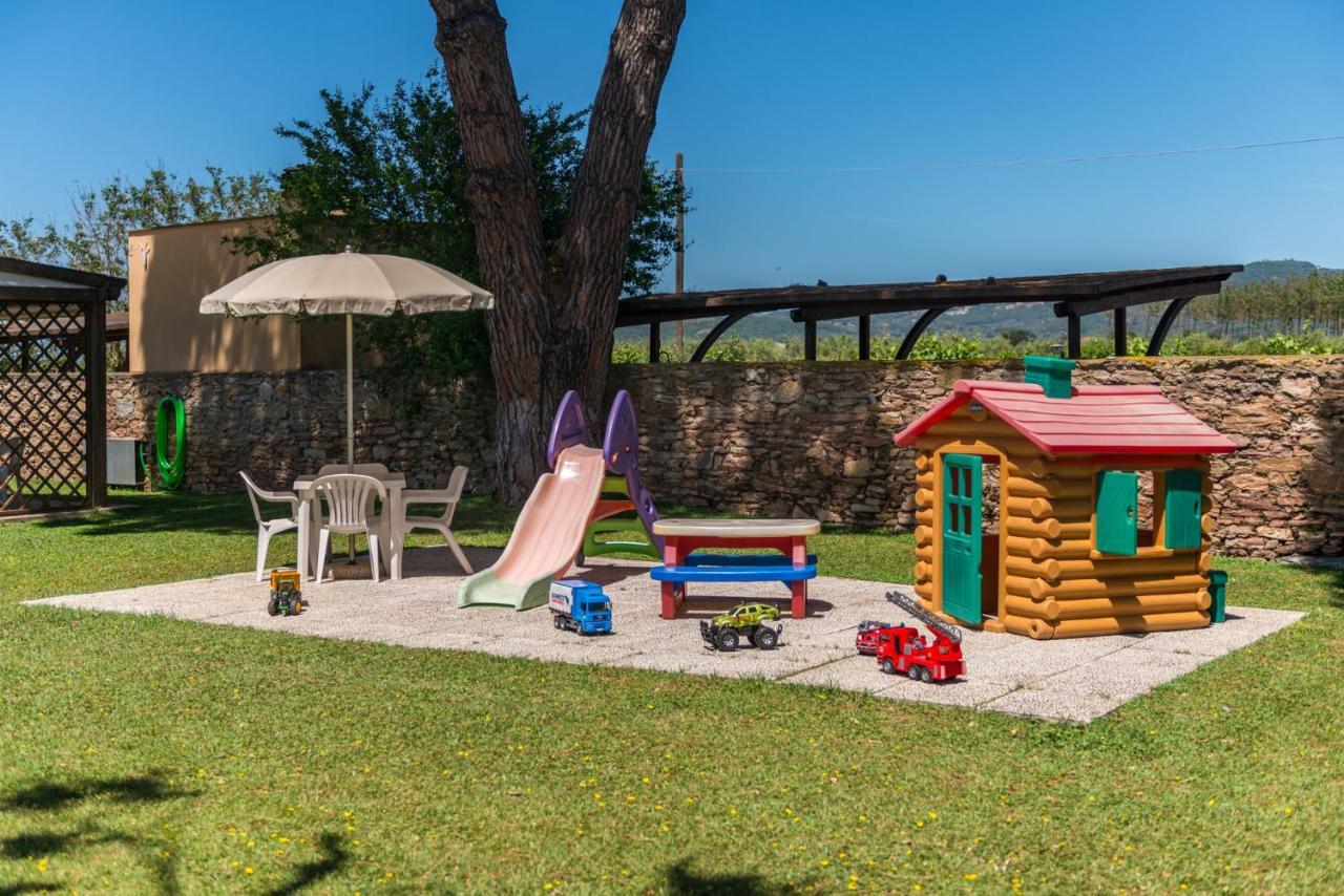 Agriturismo Le Vecchie Scuole Campiglia Marittima Exteriör bild