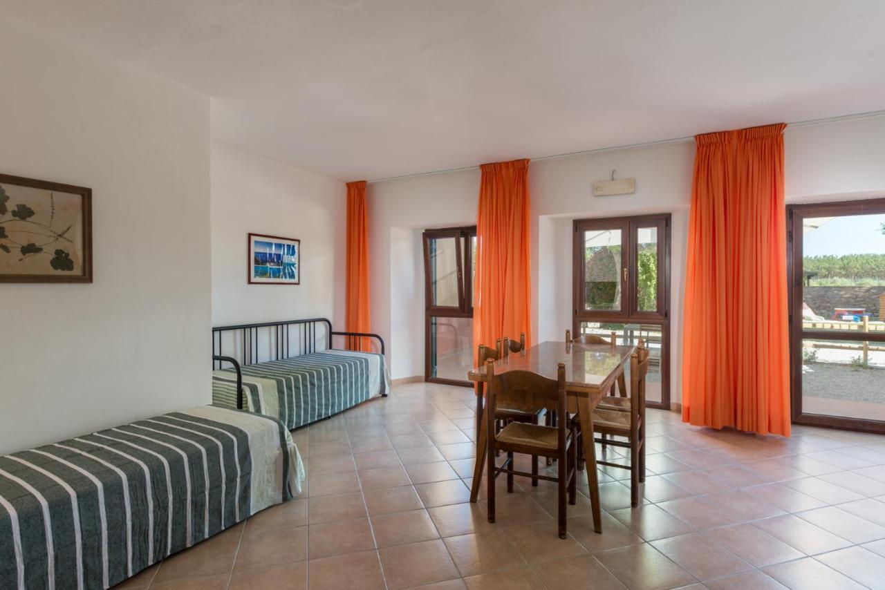 Agriturismo Le Vecchie Scuole Campiglia Marittima Exteriör bild